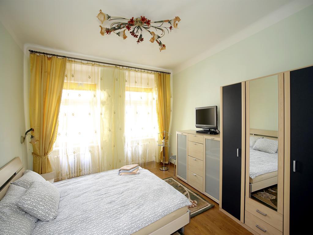 Apartman U Vridla, Ul. Trziste. Карлови Вари Екстериор снимка